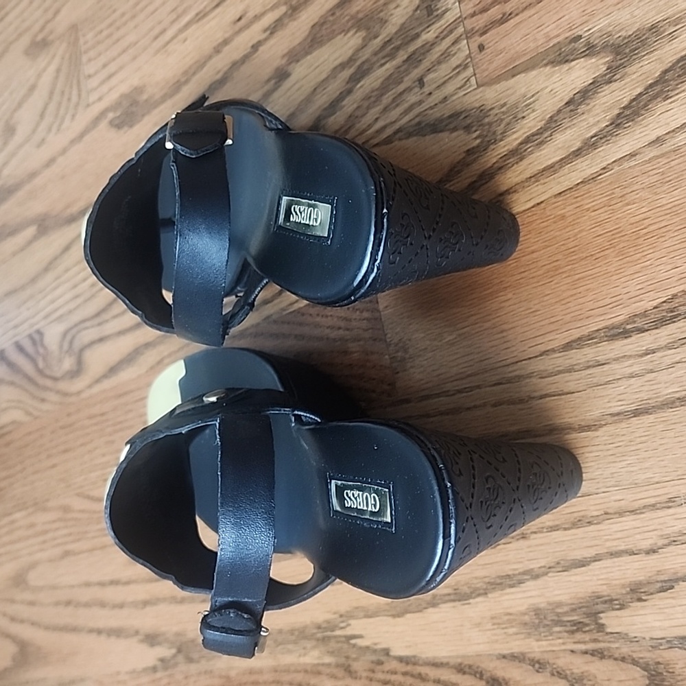 Shoes - Picture 3 of 4
